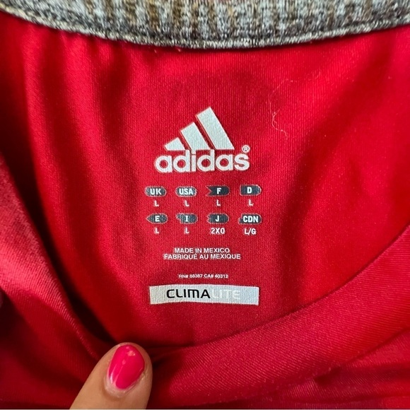 ADIDAS Climalite tech fit Short Sleeve red Athletic Shirt. Size large - Picture 10 of 11
